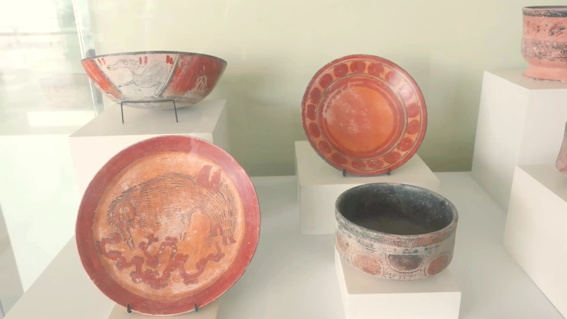 Mayan Ceramic Vessels: Pre-Columbian Artistry & Iconography