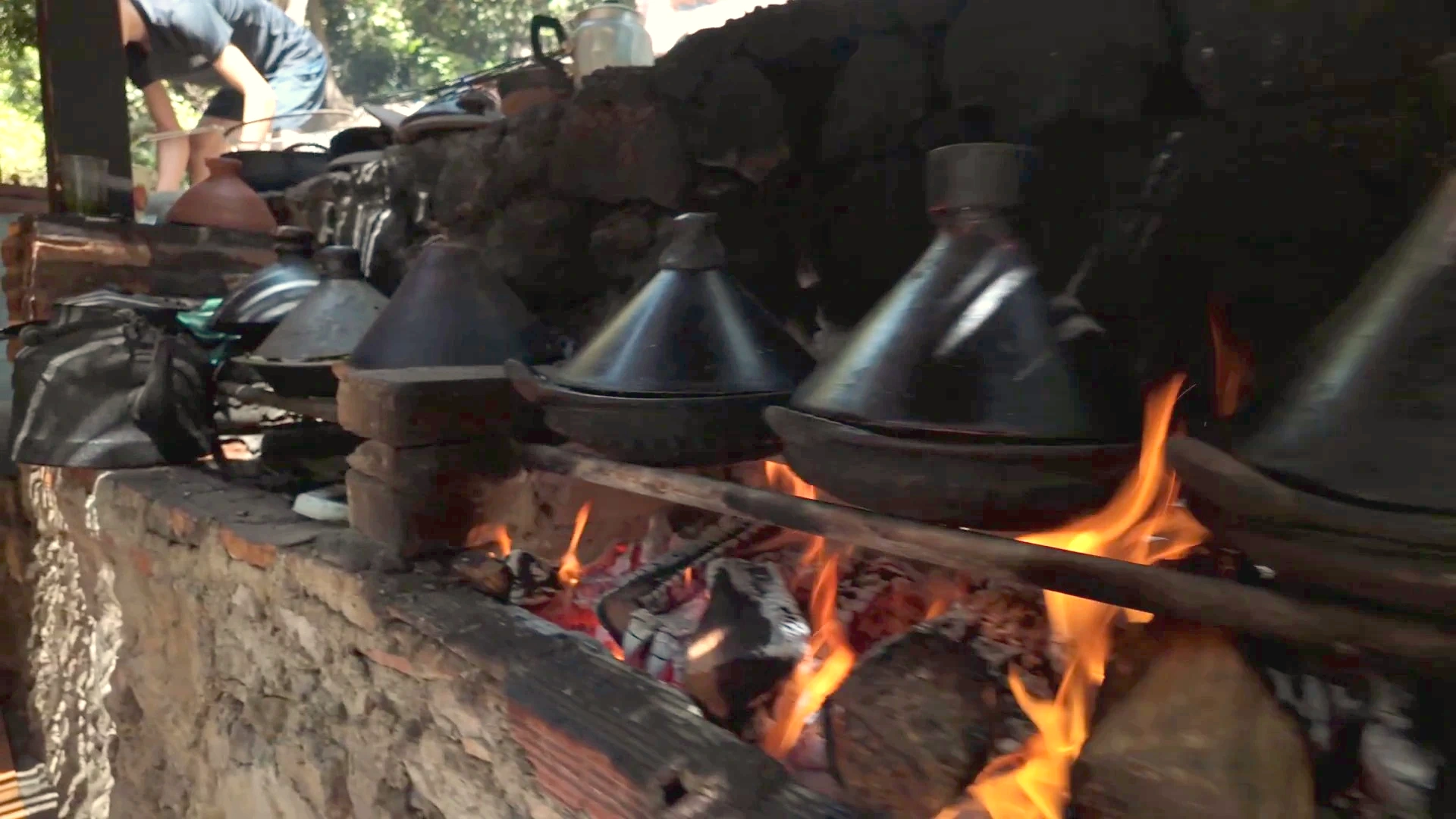 Akchour Riverfront Tajine Cooking: Open-Flame Preparation